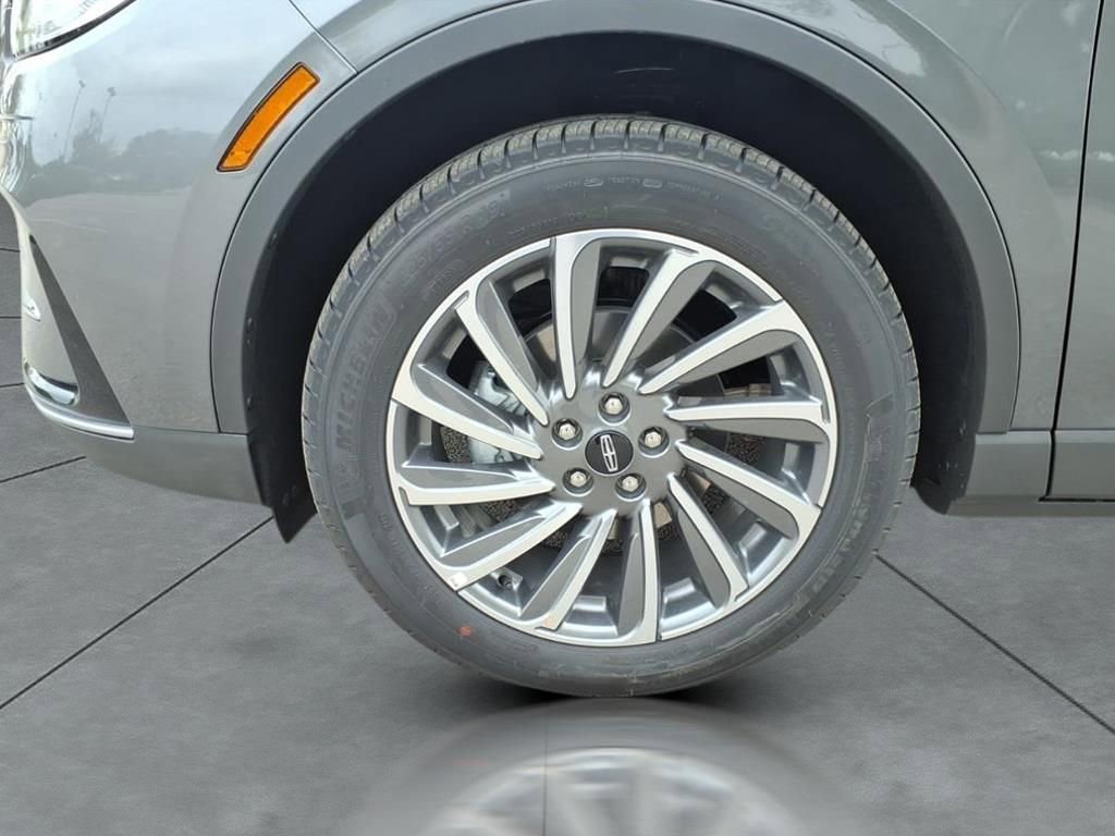 New 2025 Lincoln Corsair Reserve w/ Rear Removable Package Tray AWD/4WD image 12
