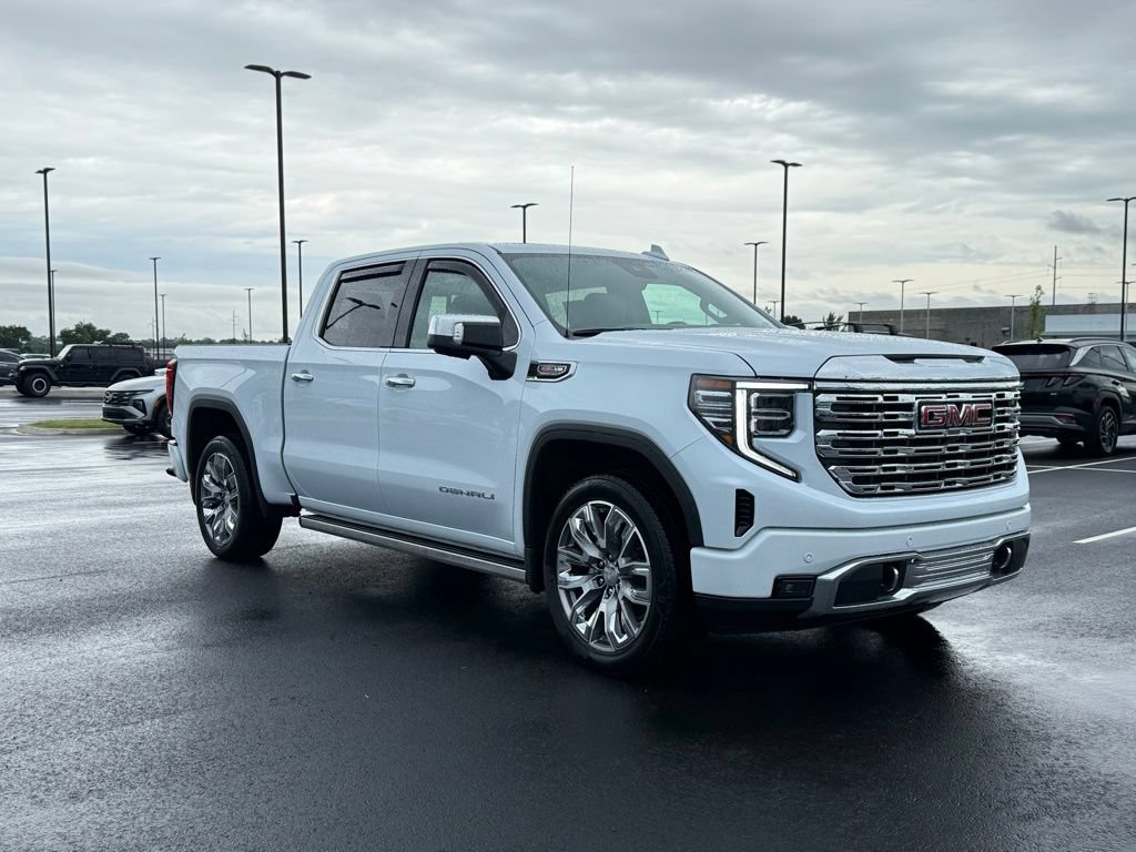 Used 2026 GMC Sierra 1500 Denali AWD/4WD image 3
