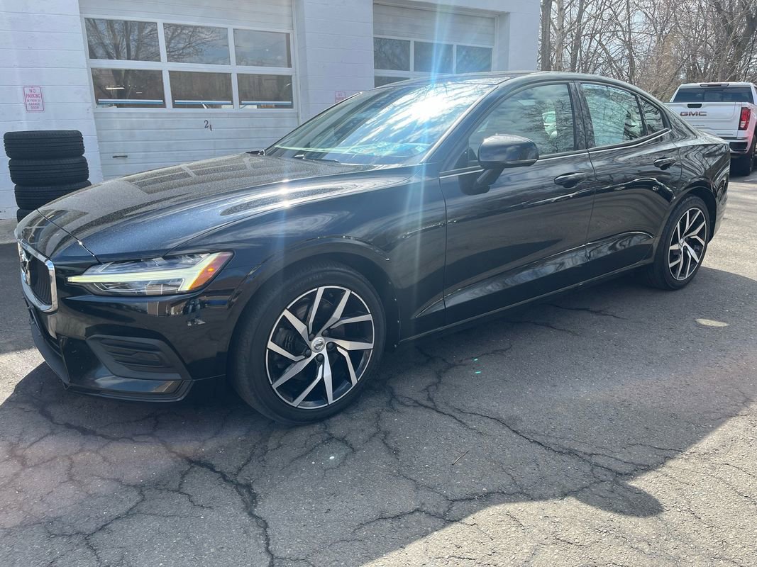 Used 2020 Volvo S60 T5 Momentum w/ Protection Package Premier image 3