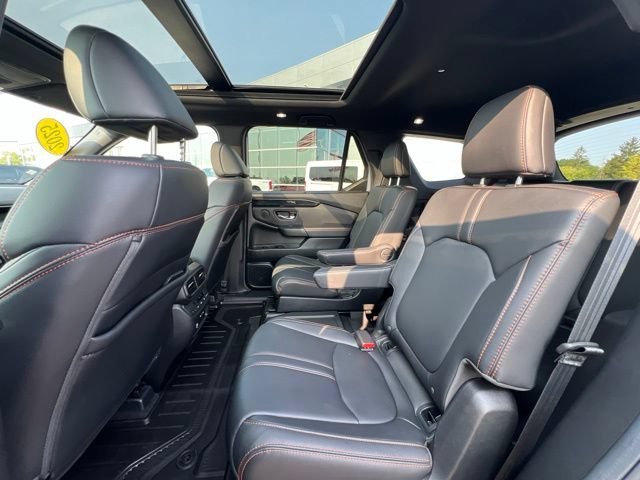 Used 2025 Honda Pilot TrailSport image 18
