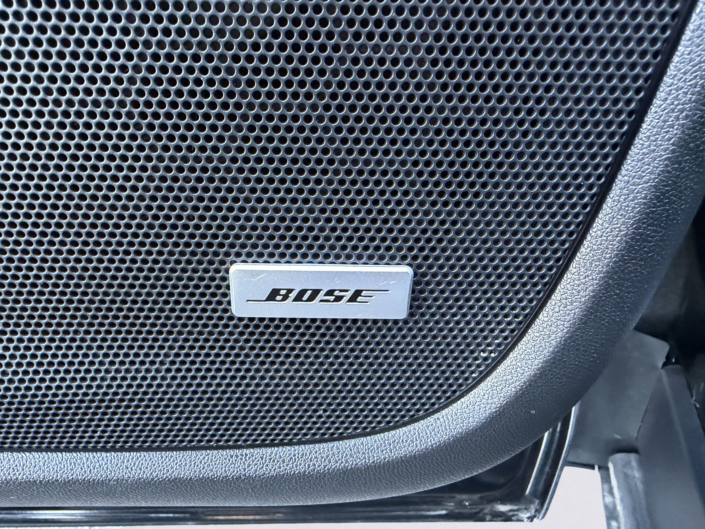 Used 2024 GMC Terrain SLT w/ Infotainment Package II image 13