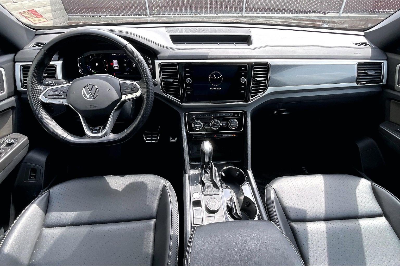 Certified 2022 Volkswagen Atlas Cross Sport SEL R-Line AWD/4WD image 15