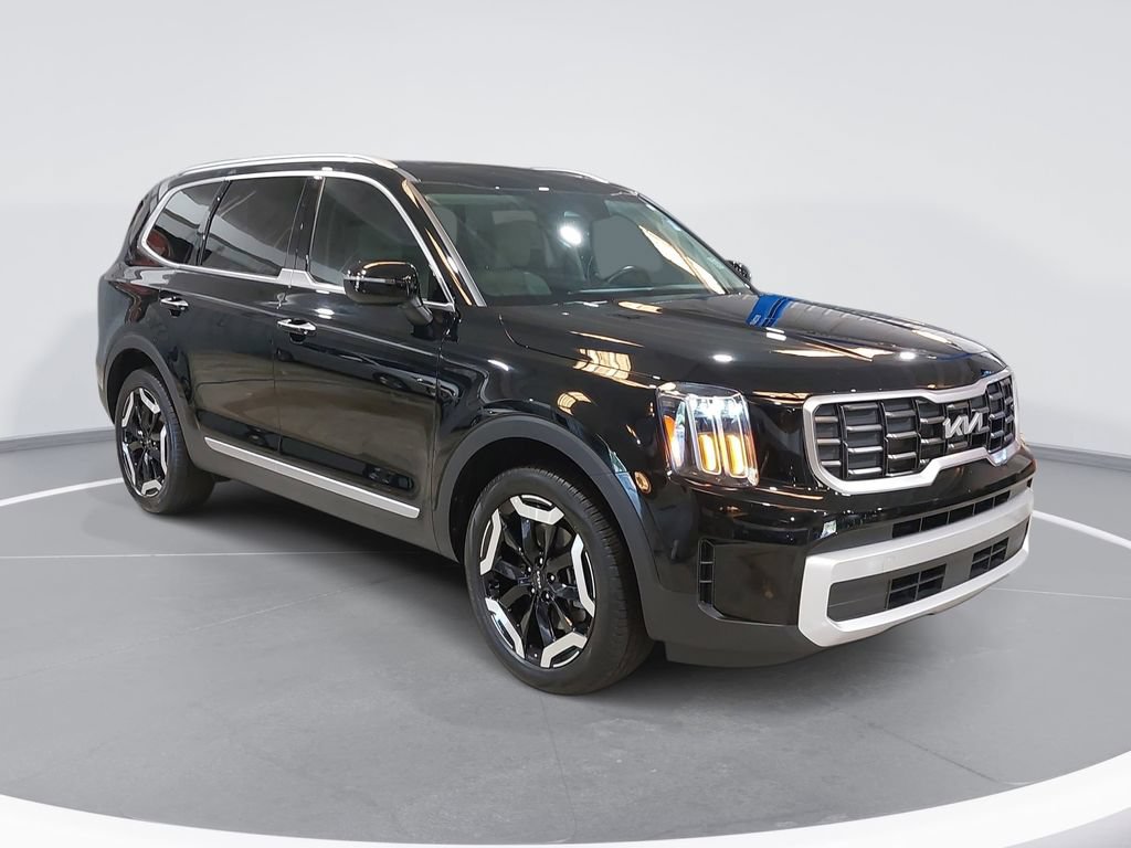 Used 2025 Kia Telluride S AWD/4WD image 3