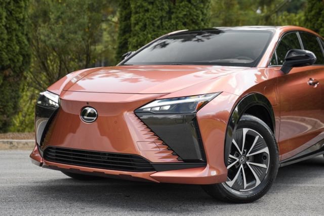 Used 2024 Lexus RZ 450e Premium w/ Technology Package AWD/4WD image 2