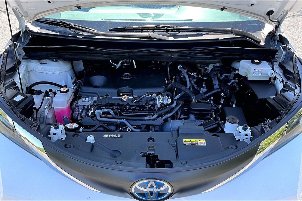 Used 2024 Toyota Sienna LE FWD image 29