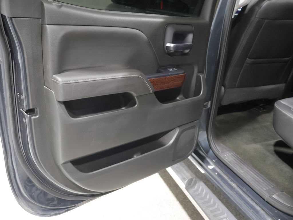 Used 2017 GMC Sierra 1500 SLT w/ SLT Preferred Package AWD/4WD image 19