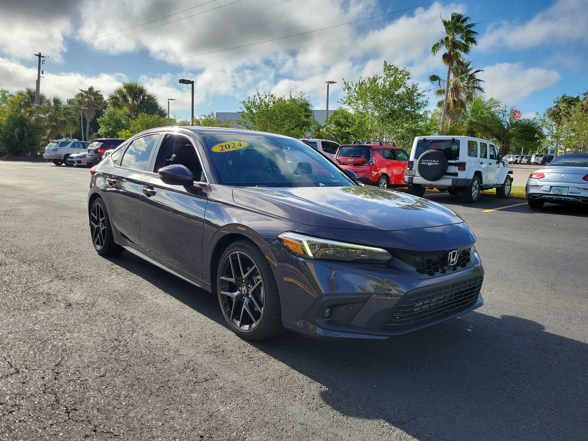 Used 2024 Honda Civic Sport Touring image 2