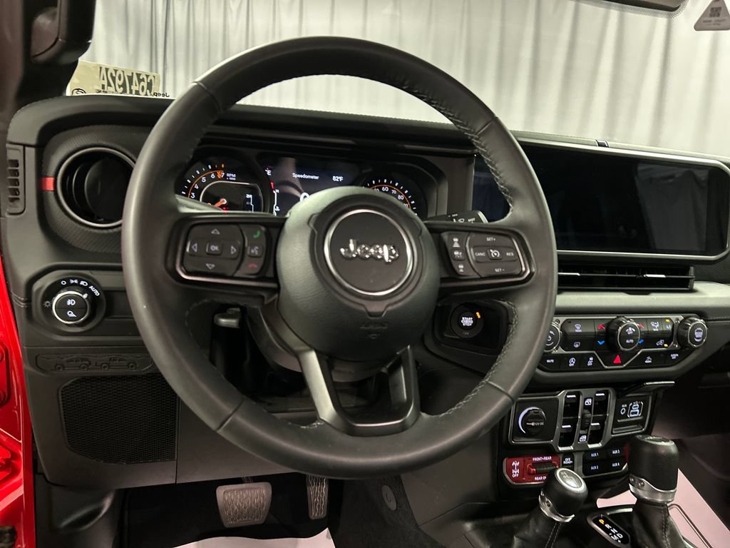 Used 2026 Jeep Gladiator Rubicon AWD/4WD image 14