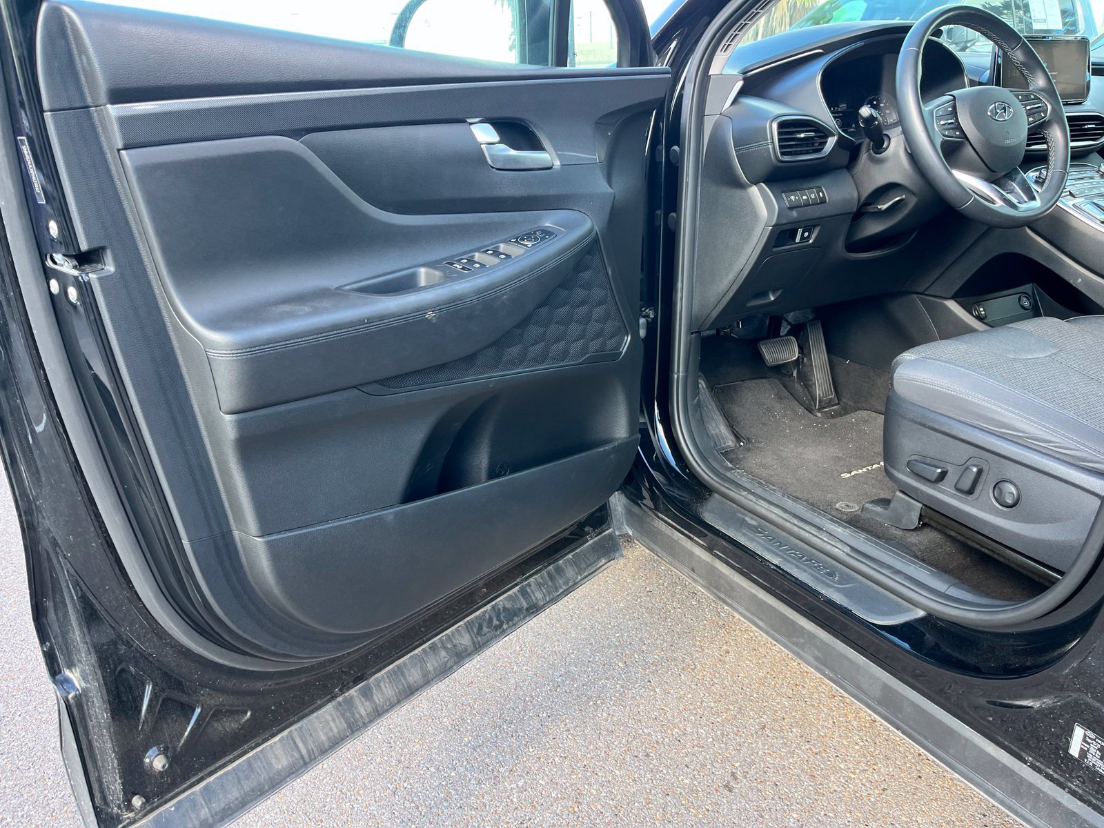 Used 2023 Hyundai Santa Fe SEL FWD image 14