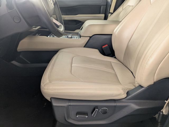 Used 2024 Ford Expedition Limited image 14
