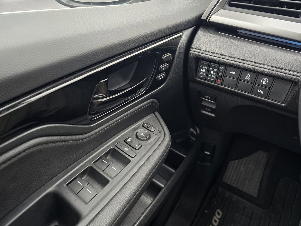 Certified 2024 Honda Odyssey Touring image 21