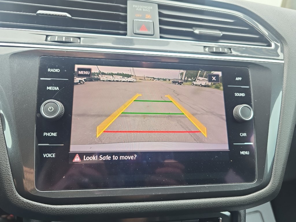 Used 2018 Volkswagen Tiguan SE FWD image 23