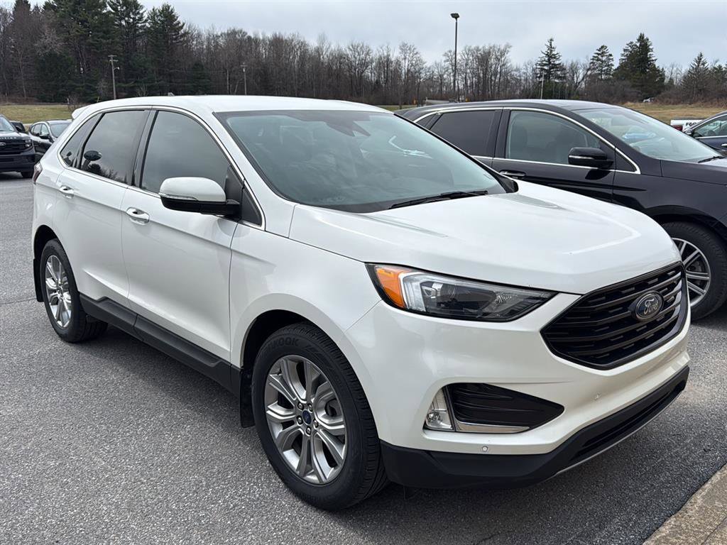 Used 2022 Ford Edge Titanium w/ Class II Trailer Tow Package image 3