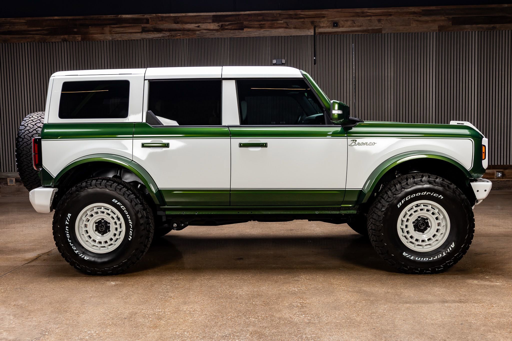 Used 2024 Ford Bronco Wildtrak image 11