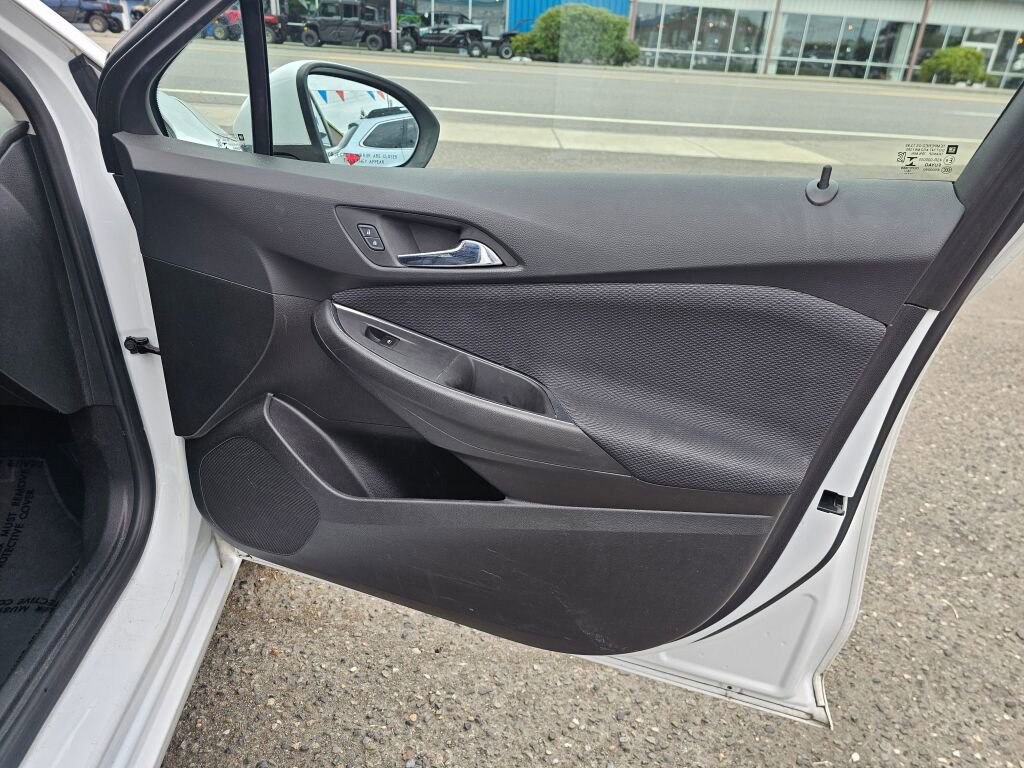 Used 2017 Chevrolet Cruze LT w/ Convenience Package image 10