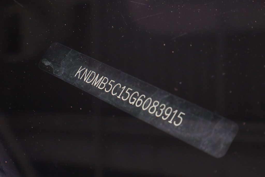 Used 2016 Kia Sedona LX image 33