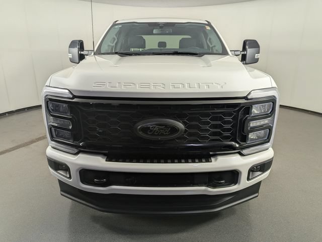 Used 2026 Ford F350 Lariat w/ Black Appearance Package AWD/4WD image 3