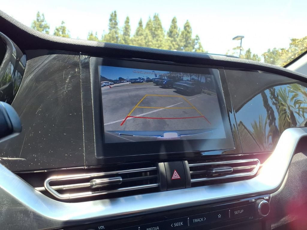 Certified 2022 Kia Niro EX FWD image 18