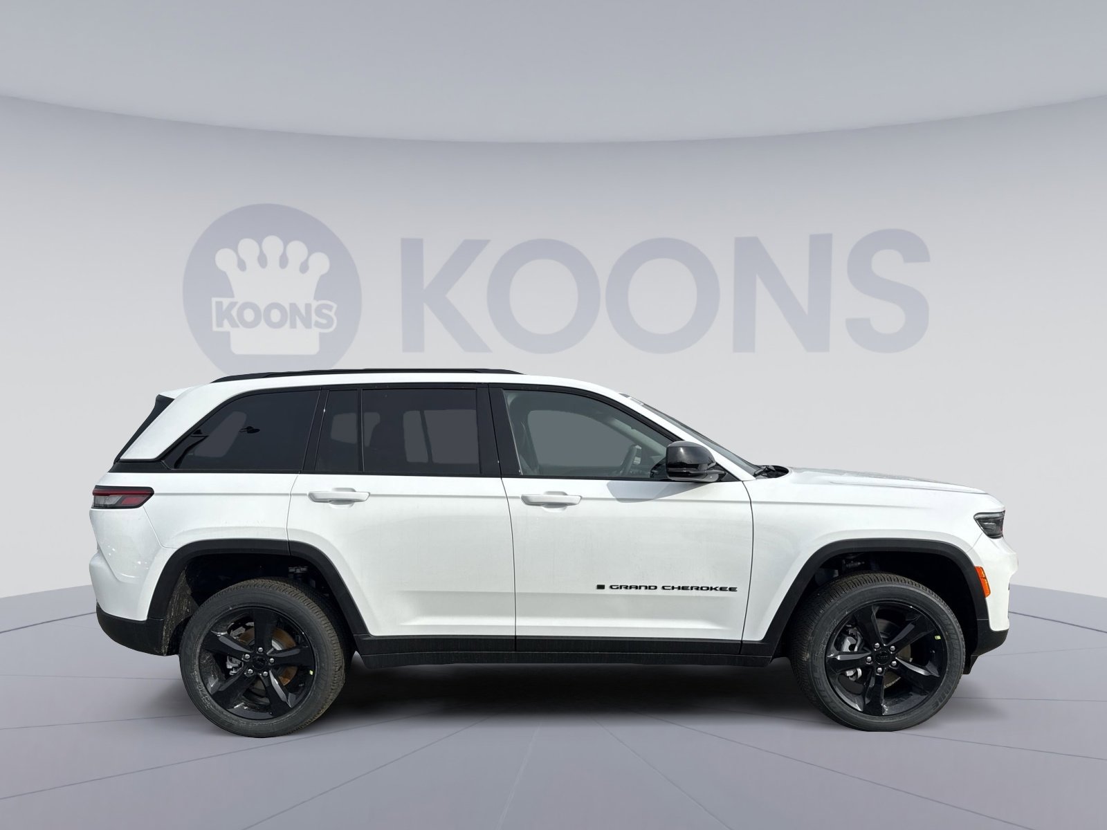 New 2025 Jeep Grand Cherokee Altitude image 8