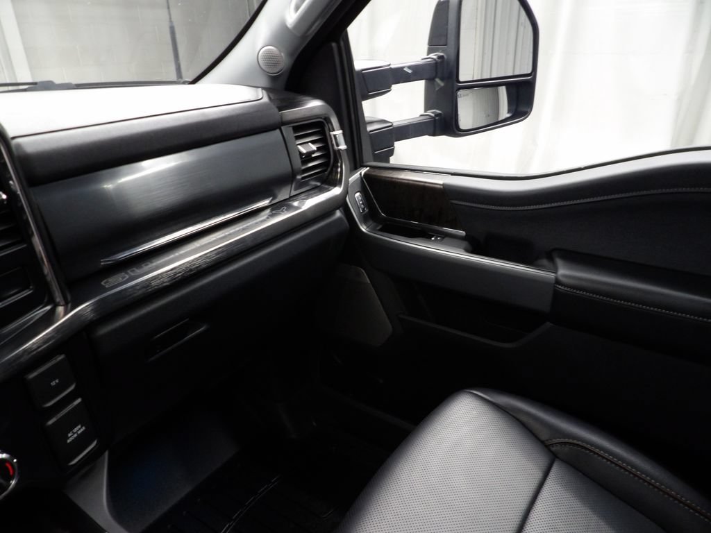 Used 2024 Ford F350 Lariat w/ Lariat Ultimate Package AWD/4WD image 28