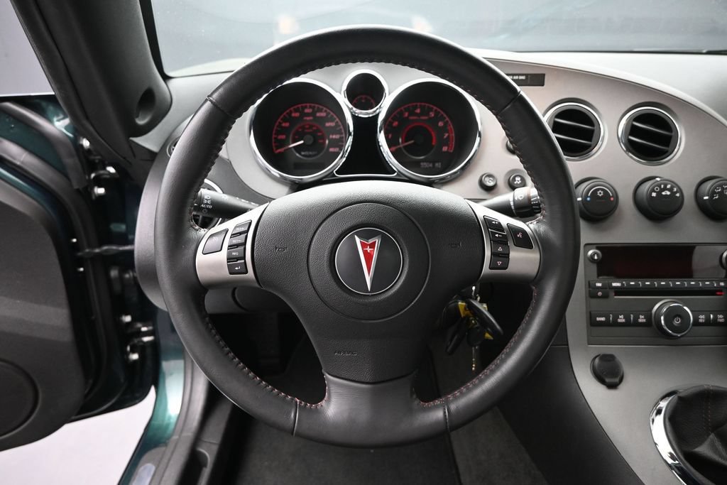 Used 2007 Pontiac Solstice GXP w/ Premium Package RWD image 13