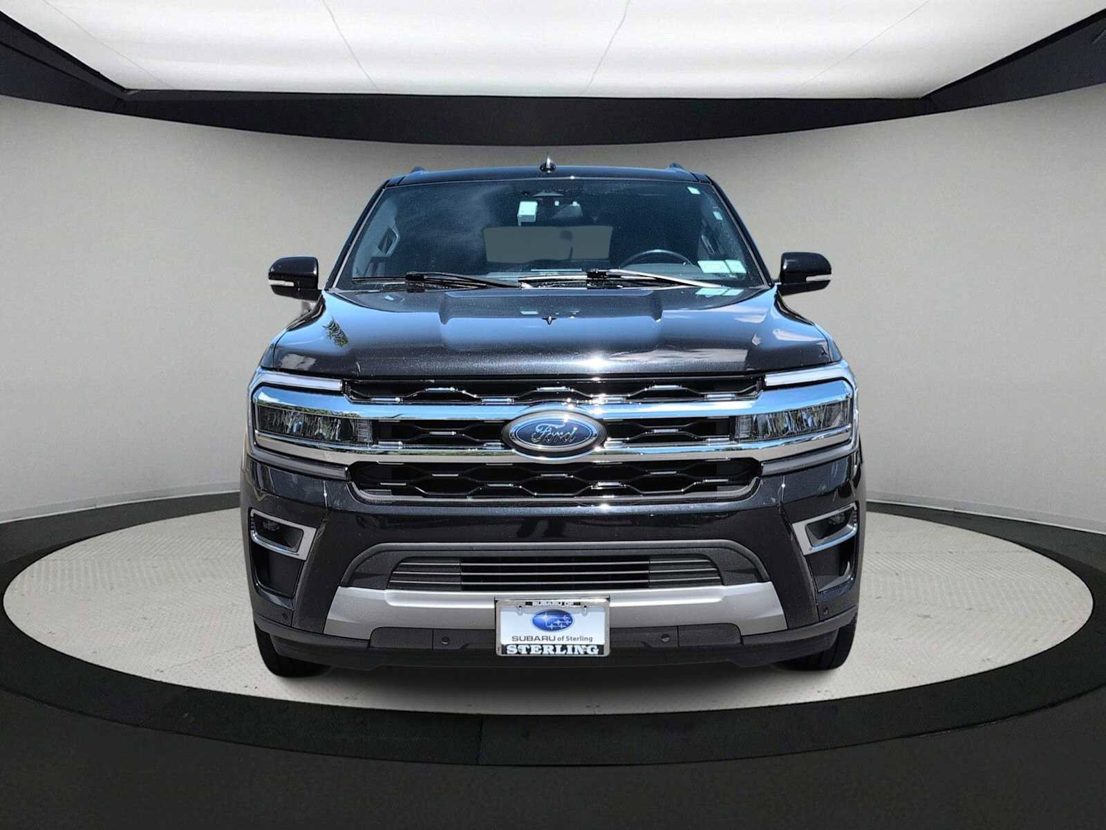 Used 2024 Ford Expedition Max Limited AWD/4WD image 3
