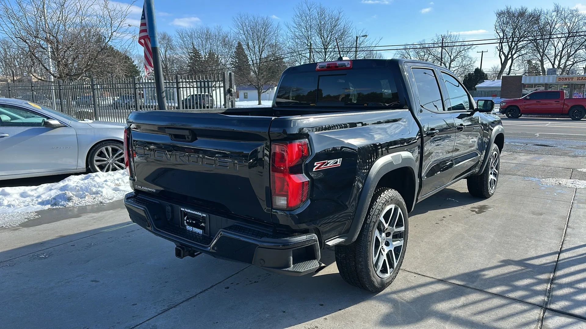 Used 2024 Chevrolet Colorado Z71 w/ Z71 Convenience Package 2 image 5