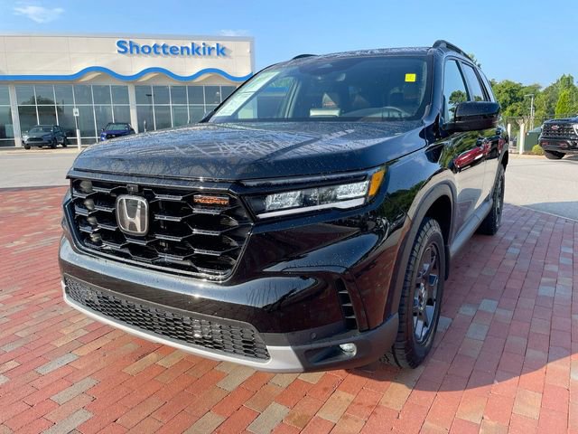 Certified 2025 Honda Pilot TrailSport