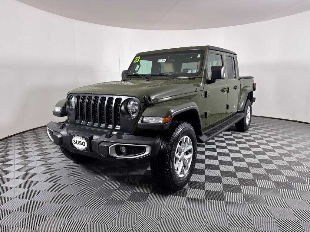 Used 2023 Jeep Gladiator Sport image 14