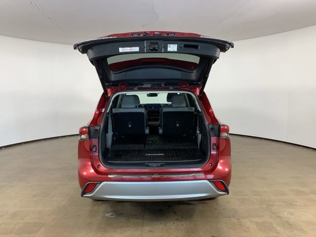 Used 2021 Toyota Highlander Platinum image 12