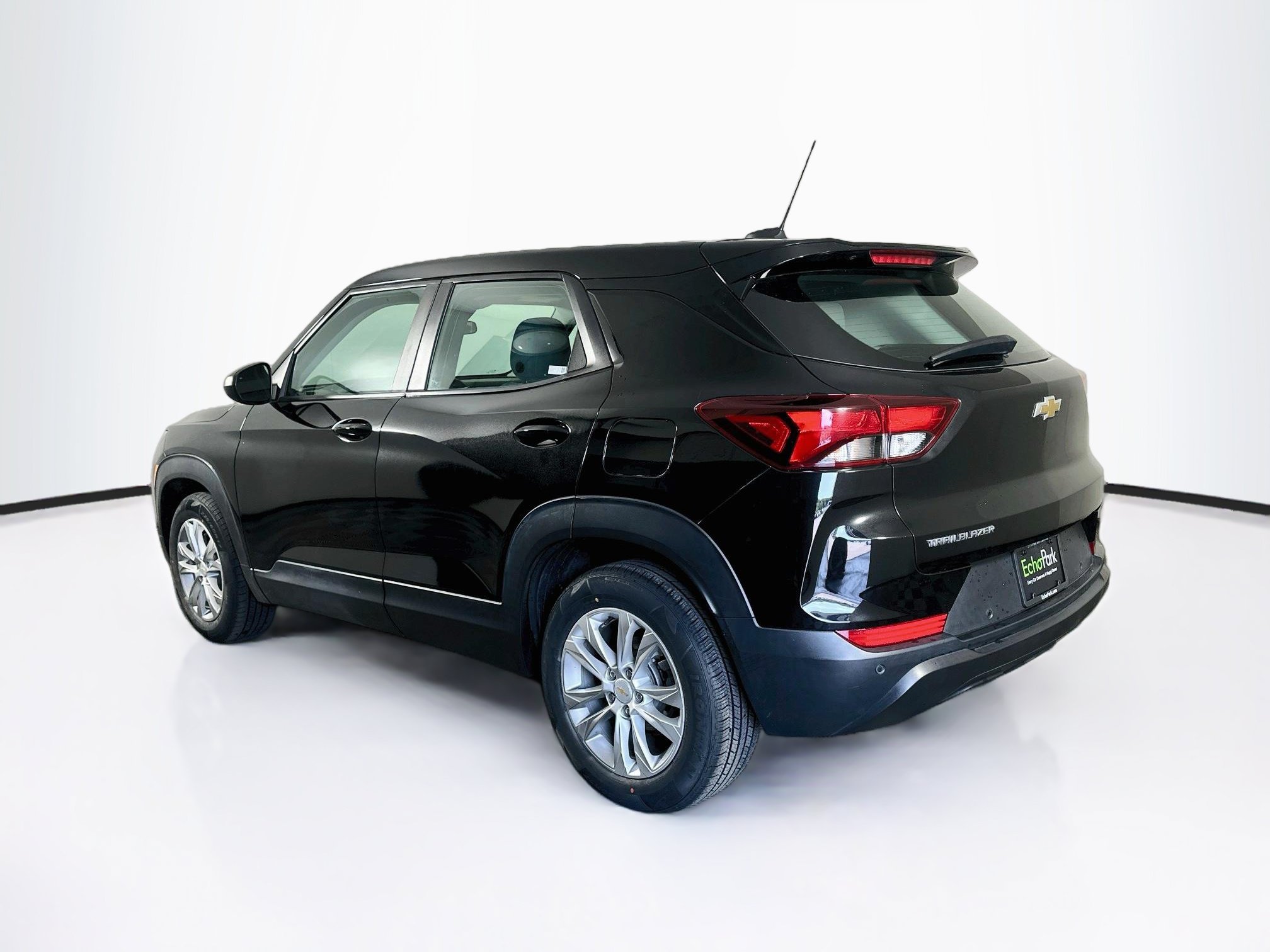 Used 2021 Chevrolet TrailBlazer LS FWD image 5