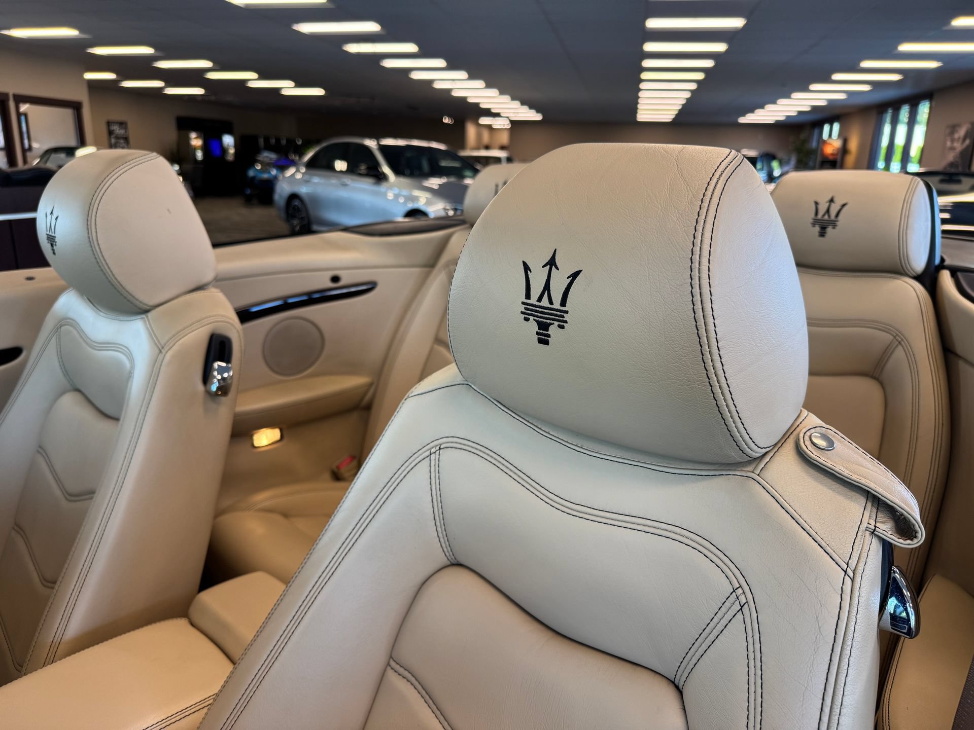 Used 2014 Maserati GranTurismo Convertible RWD image 26