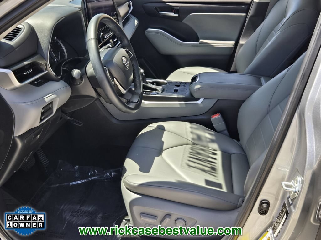 Used 2023 Toyota Highlander XLE FWD image 10
