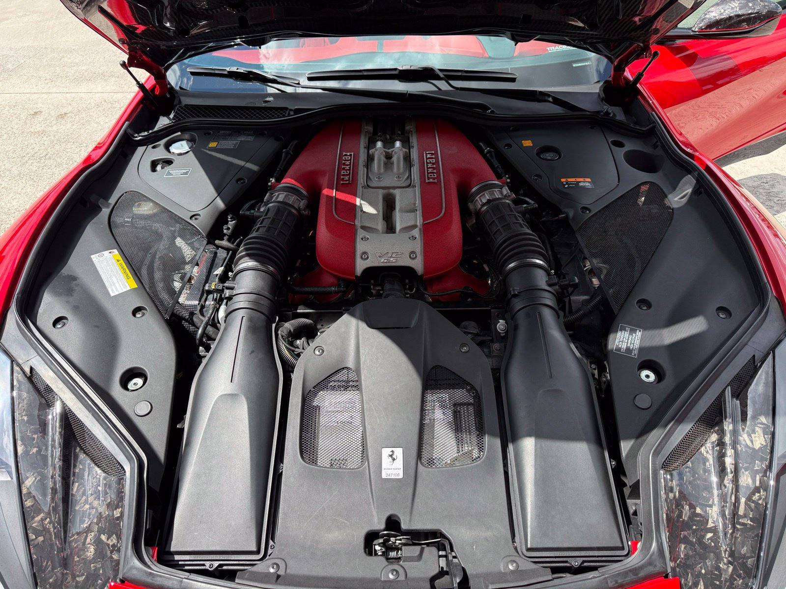 Used 2020 Ferrari 812 Superfast RWD image 70
