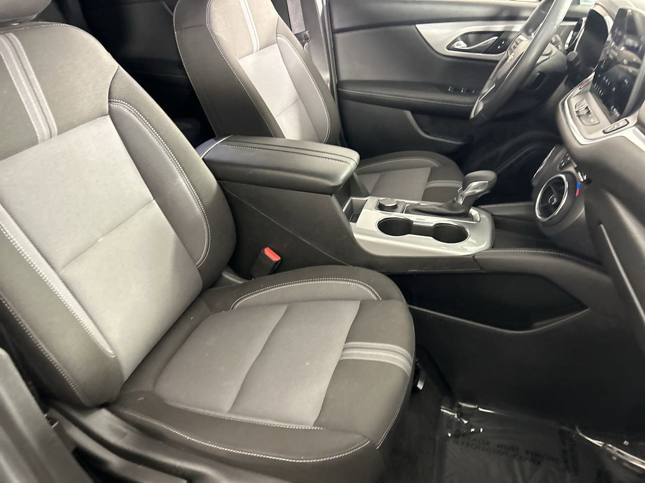 Used 2025 Chevrolet Blazer LT FWD image 25