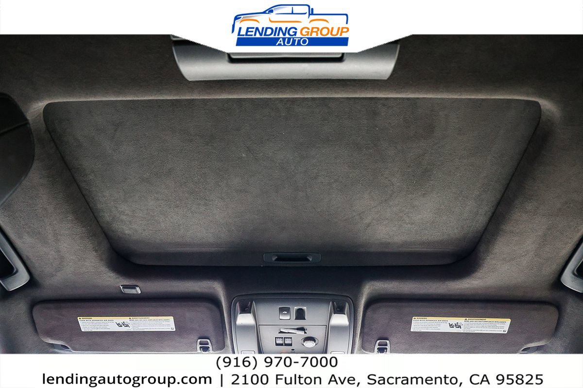 Used 2016 Cadillac Escalade ESV Platinum image 16