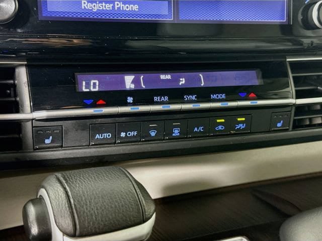 Certified 2022 Toyota Sienna XLE FWD image 17