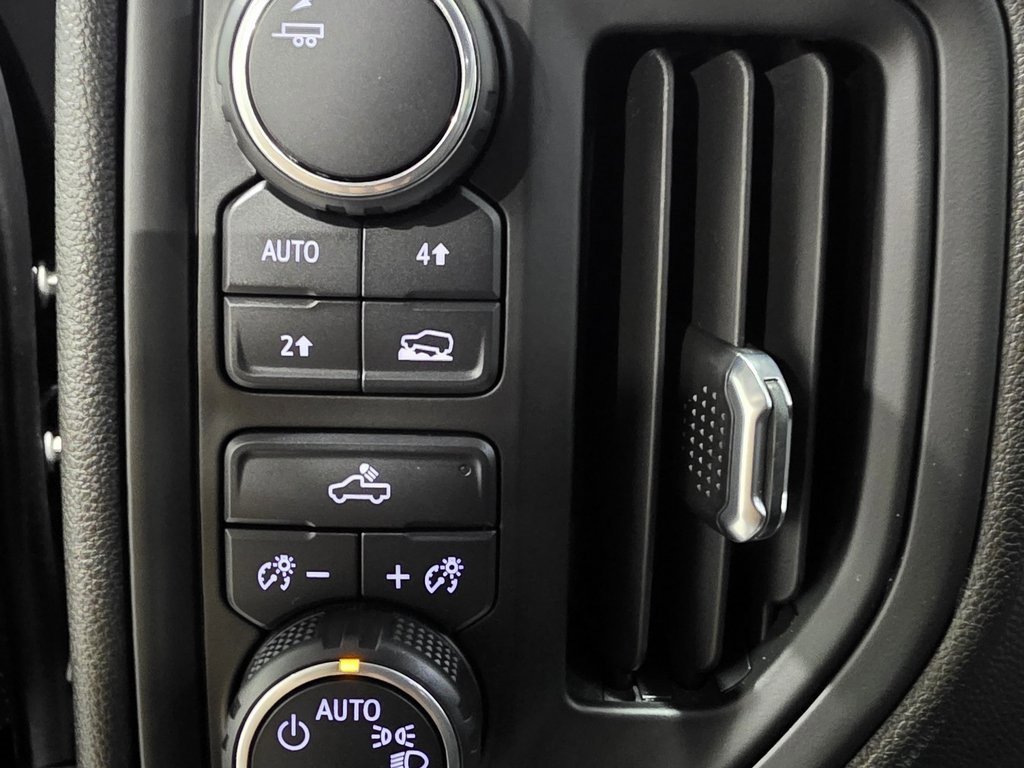 Used 2021 Chevrolet Silverado 1500 Custom image 33