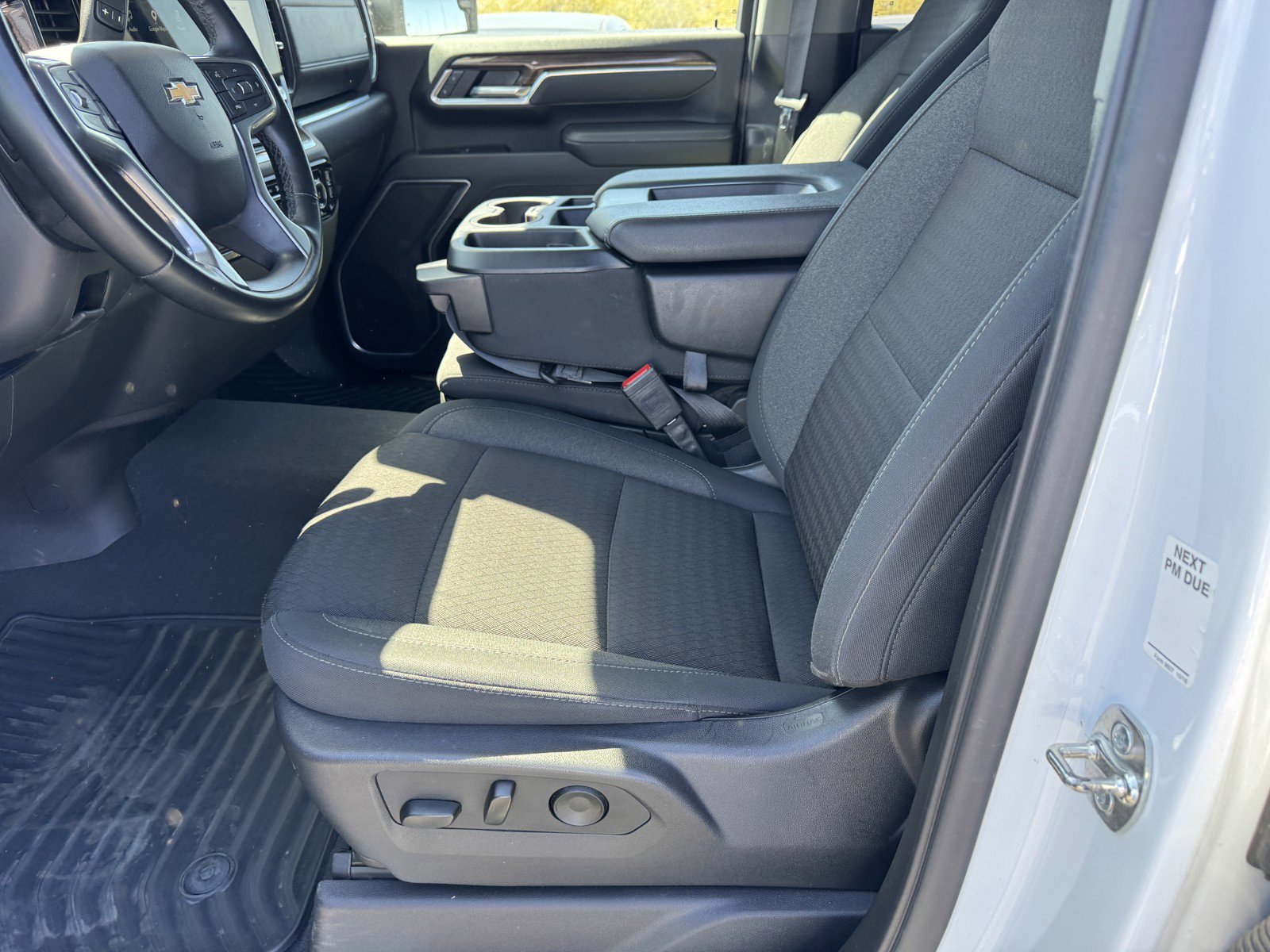 Used 2025 Chevrolet Silverado 2500 LT w/ Convenience Package image 16