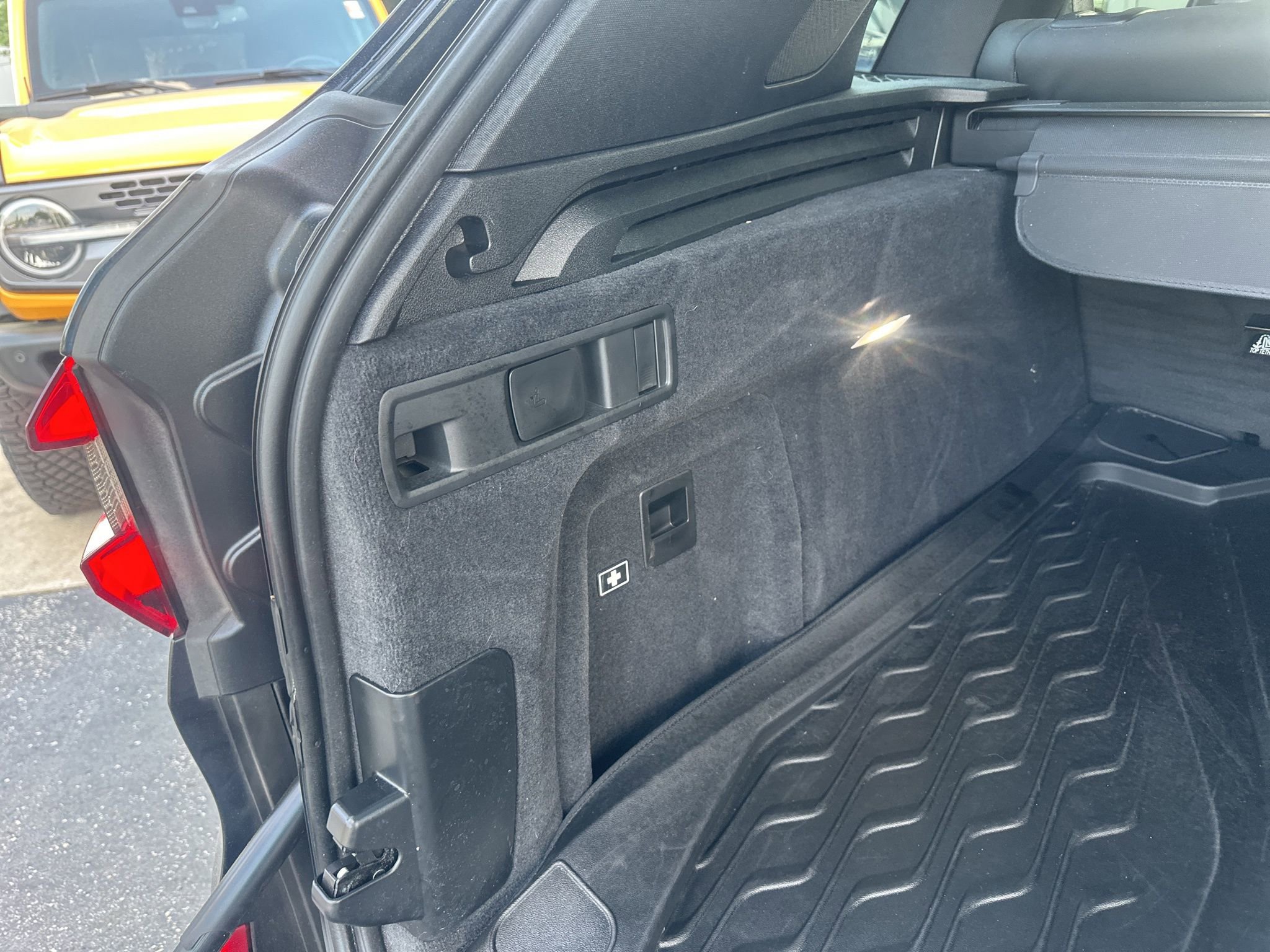 Used 2020 BMW X5 xDrive40i w/ M Sport Package AWD/4WD image 19