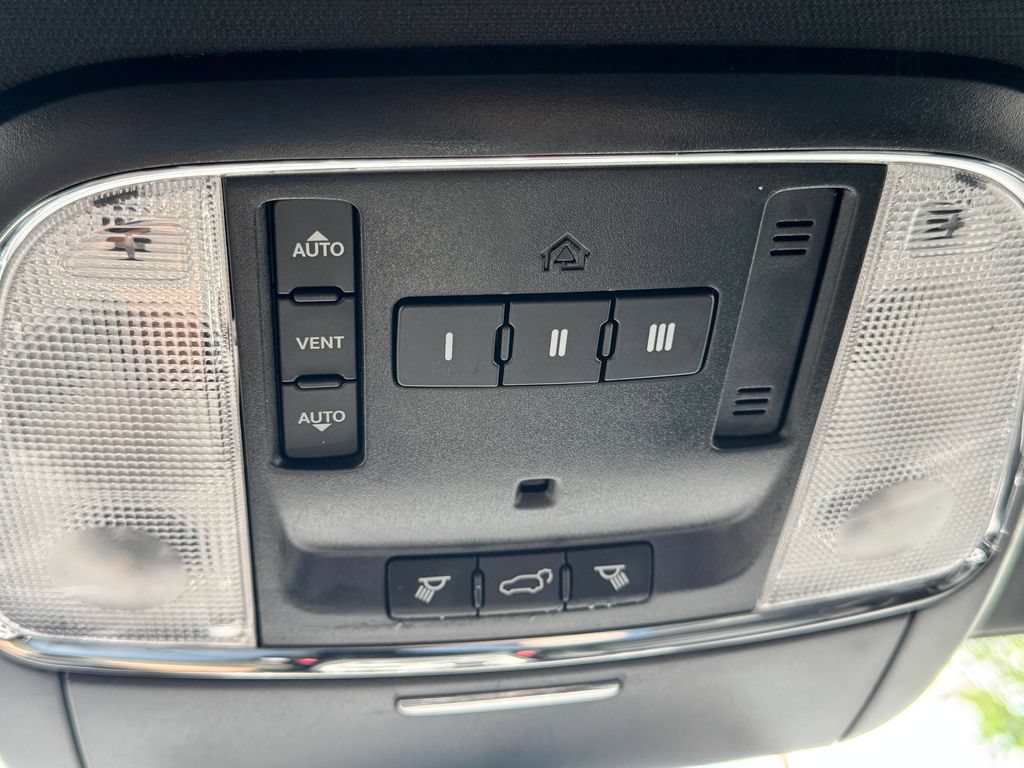 Used 2018 Jeep Grand Cherokee Limited AWD/4WD image 28