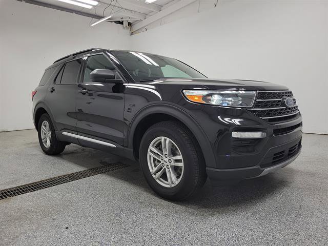 Used 2020 Ford Explorer XLT w/ Equipment Group 202A AWD/4WD image 2