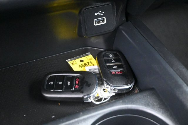 Used 2024 Honda HR-V LX image 20