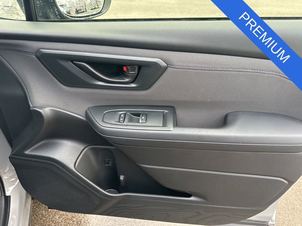 Used 2025 Subaru Forester Premium image 8
