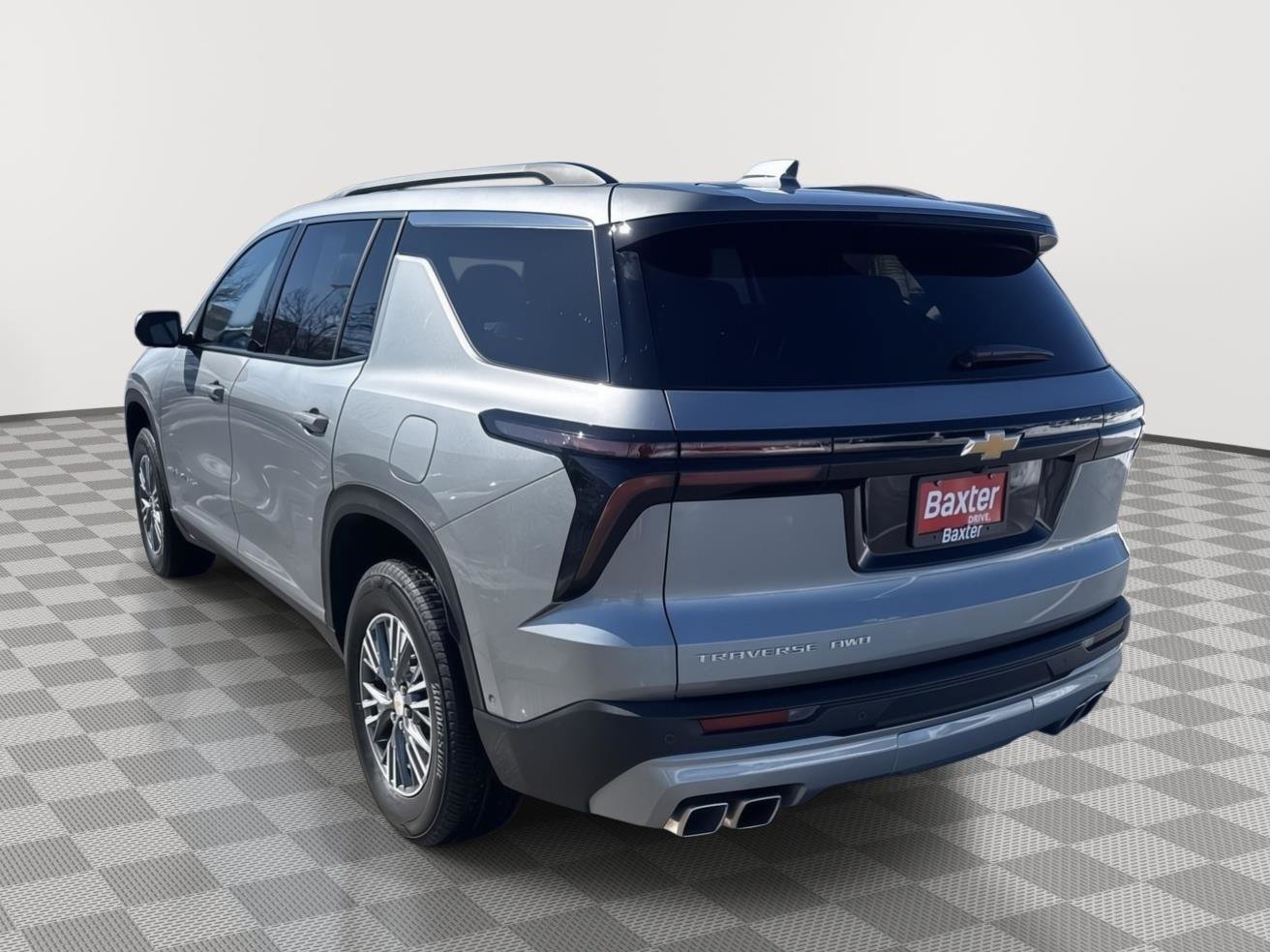 Used 2025 Chevrolet Traverse LT w/ Enhanced Driving Package image 8