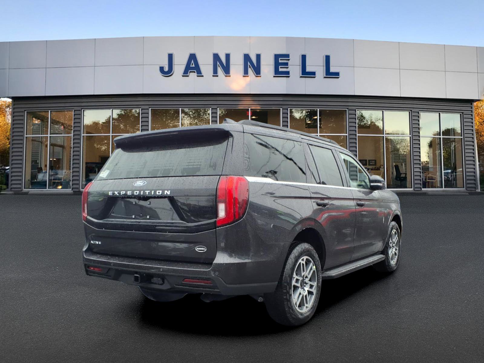 New 2026 Ford Expedition Active image 3