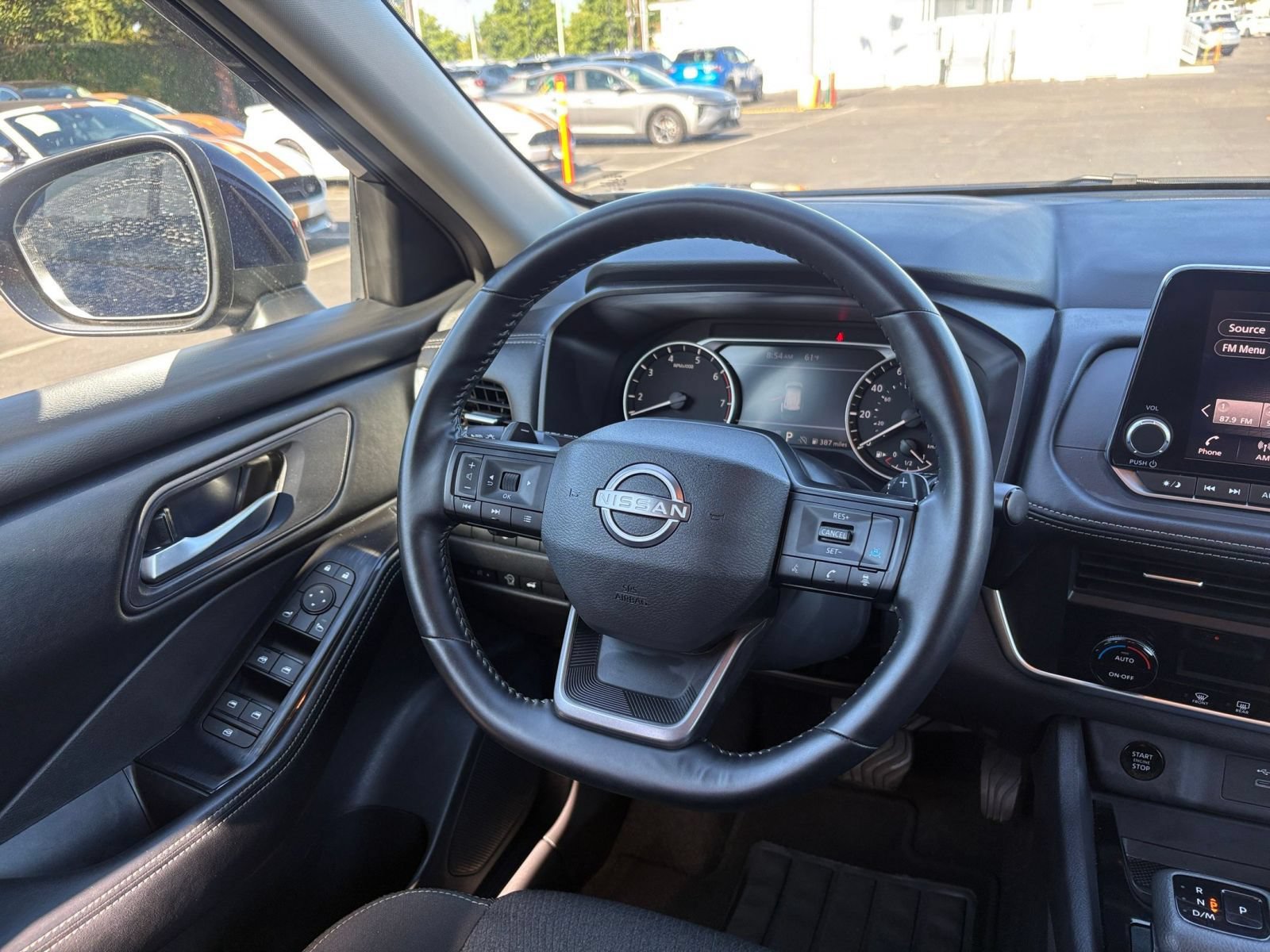 Used 2025 Nissan Rogue SV FWD image 36