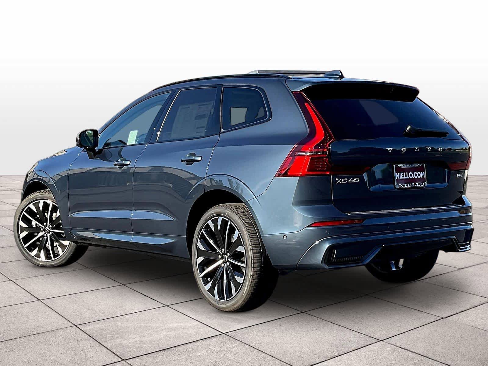 New 2026 Volvo XC60 B5 Ultra w/ Climate Package AWD/4WD image 3