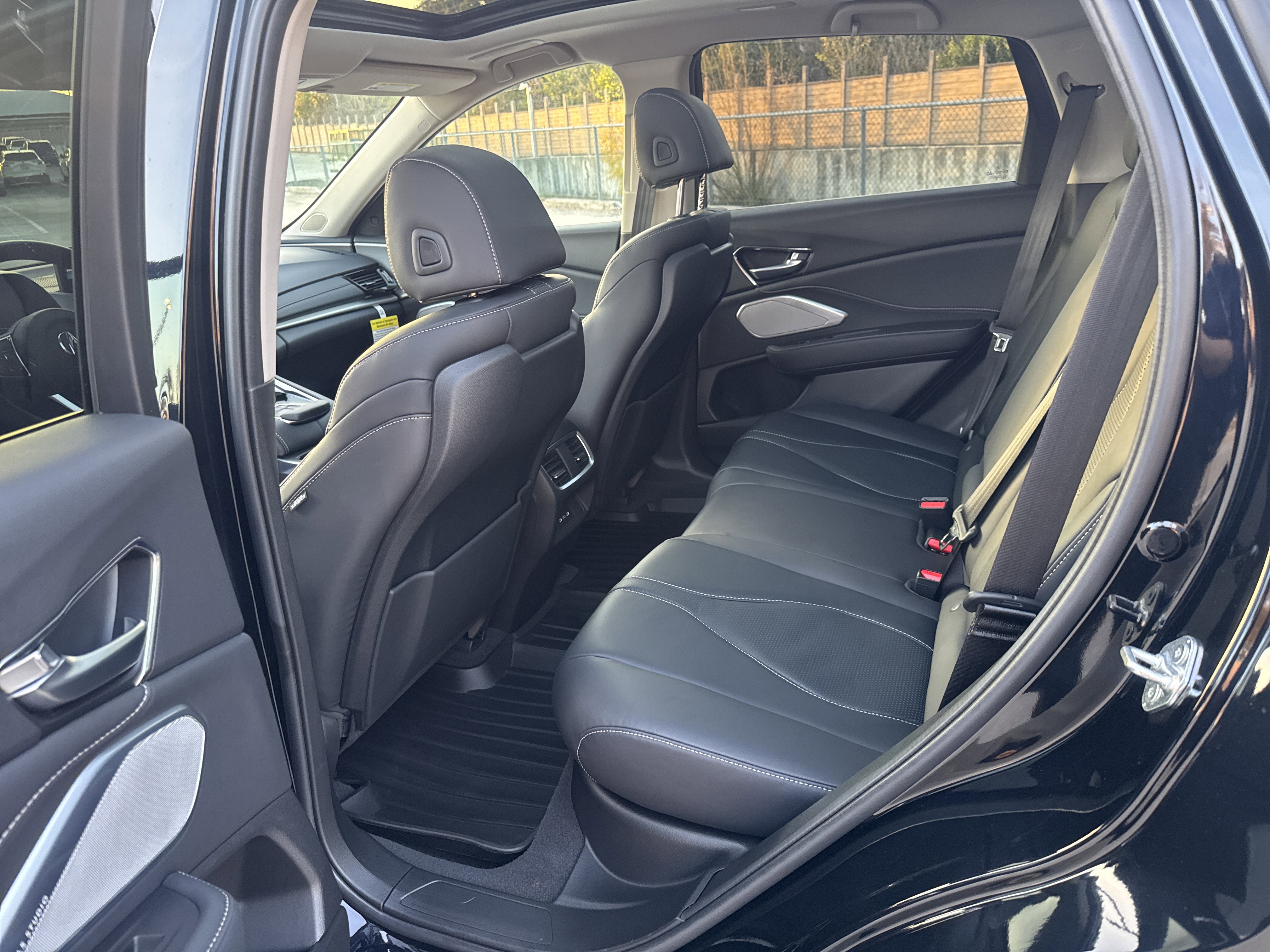 Used 2025 Acura RDX SH-AWD w/ Technology Package image 10