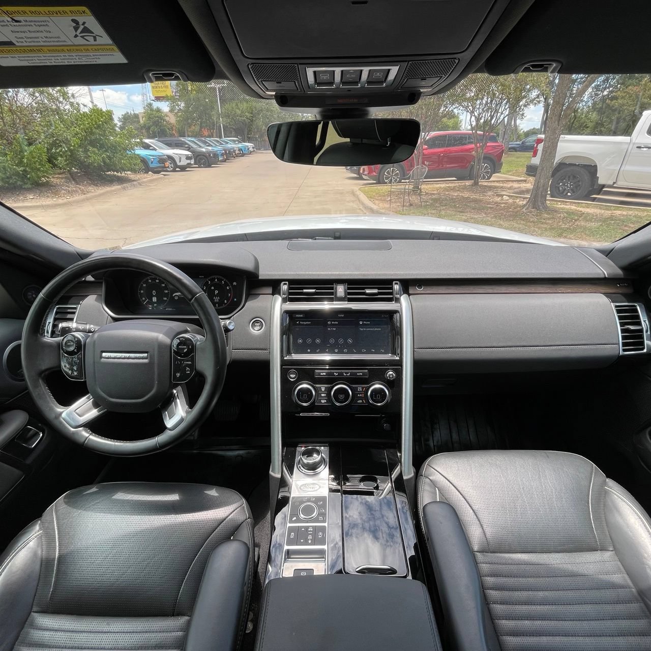 Used 2019 Land Rover Discovery HSE AWD/4WD image 11